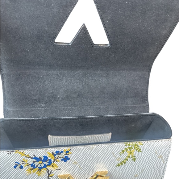 ❤️❤️sold❤️❤️LV16 Louis Vuitton Limited Edition Epi Romantic twist bag - Picture 8 of 9